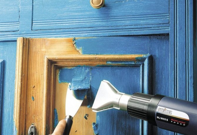 Як можна відреставрувати старі двері своїми руками