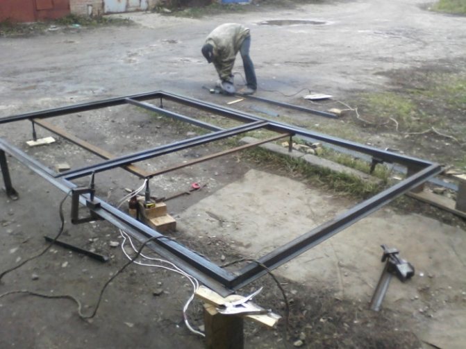 Гаражні ворота з дерева своїми руками