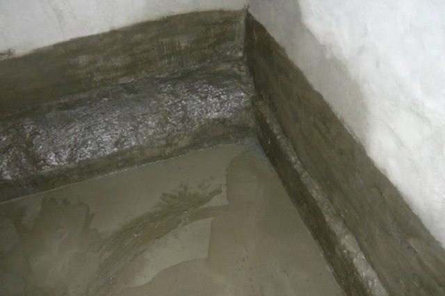 Гідроізоляція підлоги підвального приміщення рідким склом.