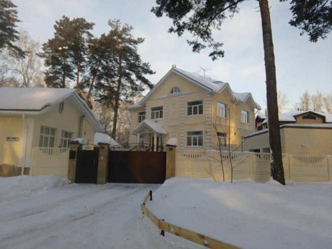 Основні етапи будівництва будинку з піноблоків