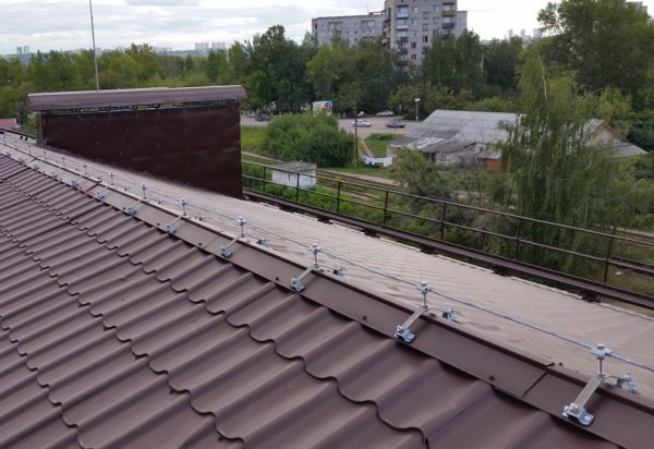 Коньковий утримувач провідника КД-1-100