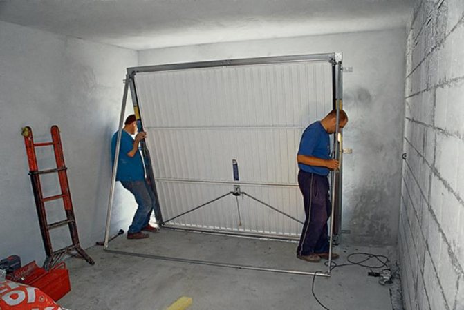 монтаж підйомних воріт для гаража