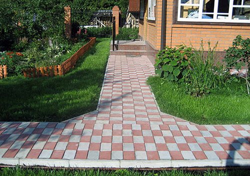 Плиткова доріжка