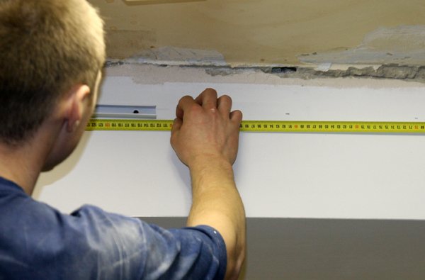 Рейкові стелі в будинку – інструкція з самостійного монтажу