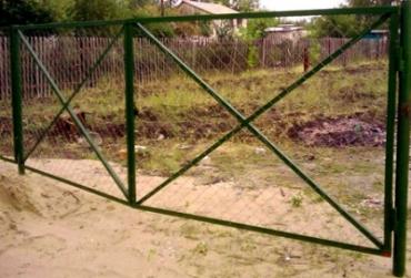 Ворота з сітки рабиці: як їх зробити своїми руками