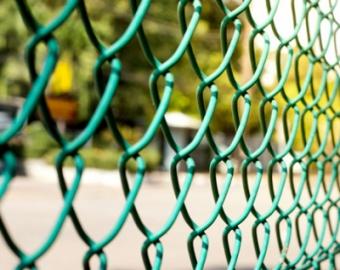 Ворота з сітки рабиці: як їх зробити своїми руками