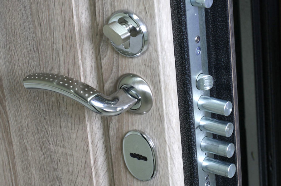 Замки для сталевих дверей