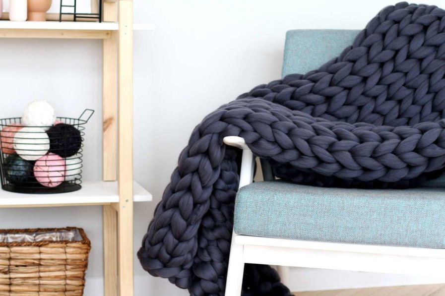 Вибір пледа для дивану