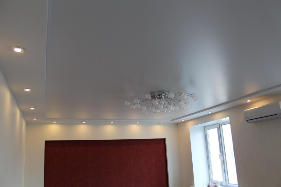 Сатинові стелі