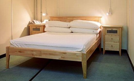 Соснове ліжко