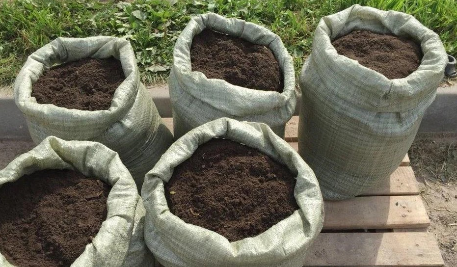 Земля у мішках