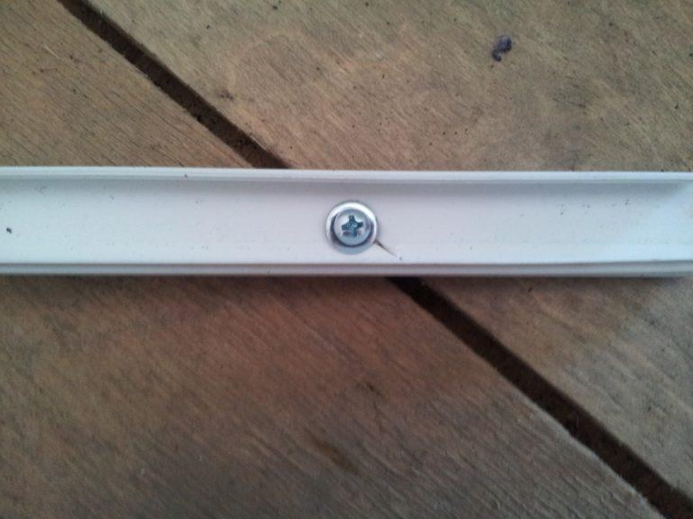 4 способи, як закріпити кабель канал